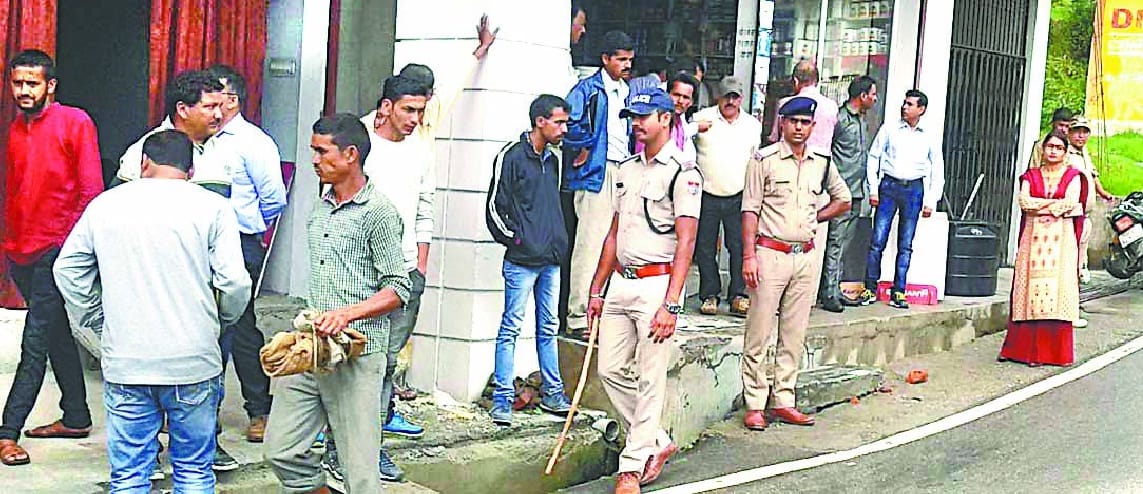 Administration's team returned without any encroachment