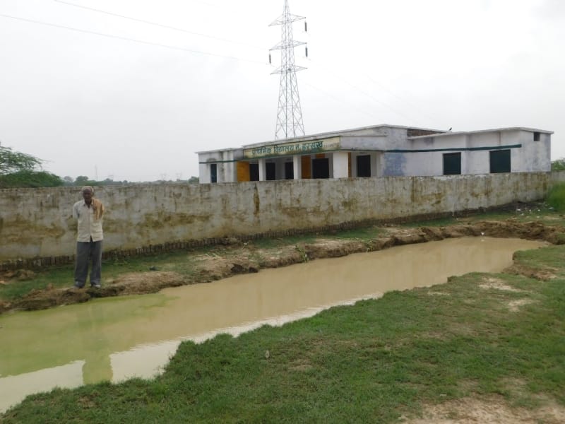 boy died after diving in water outside school in mainpuri
