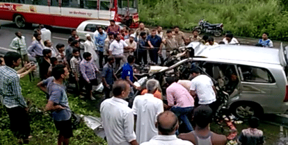 accident: The terrible collision of Bus-Innova, nine people including three children die