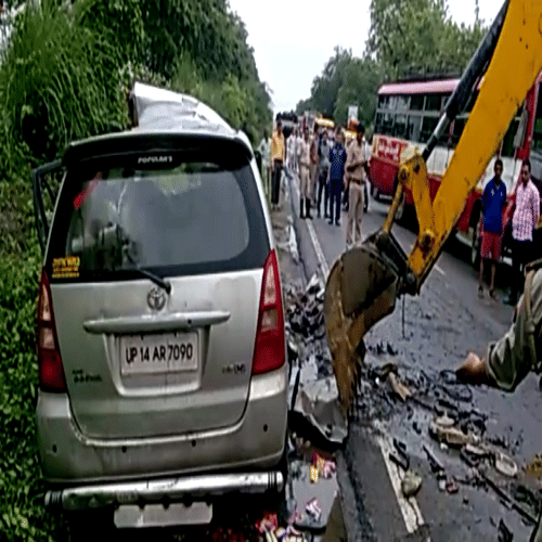 road accident: The Terrible Collision Of Bus-Innova, see pictures