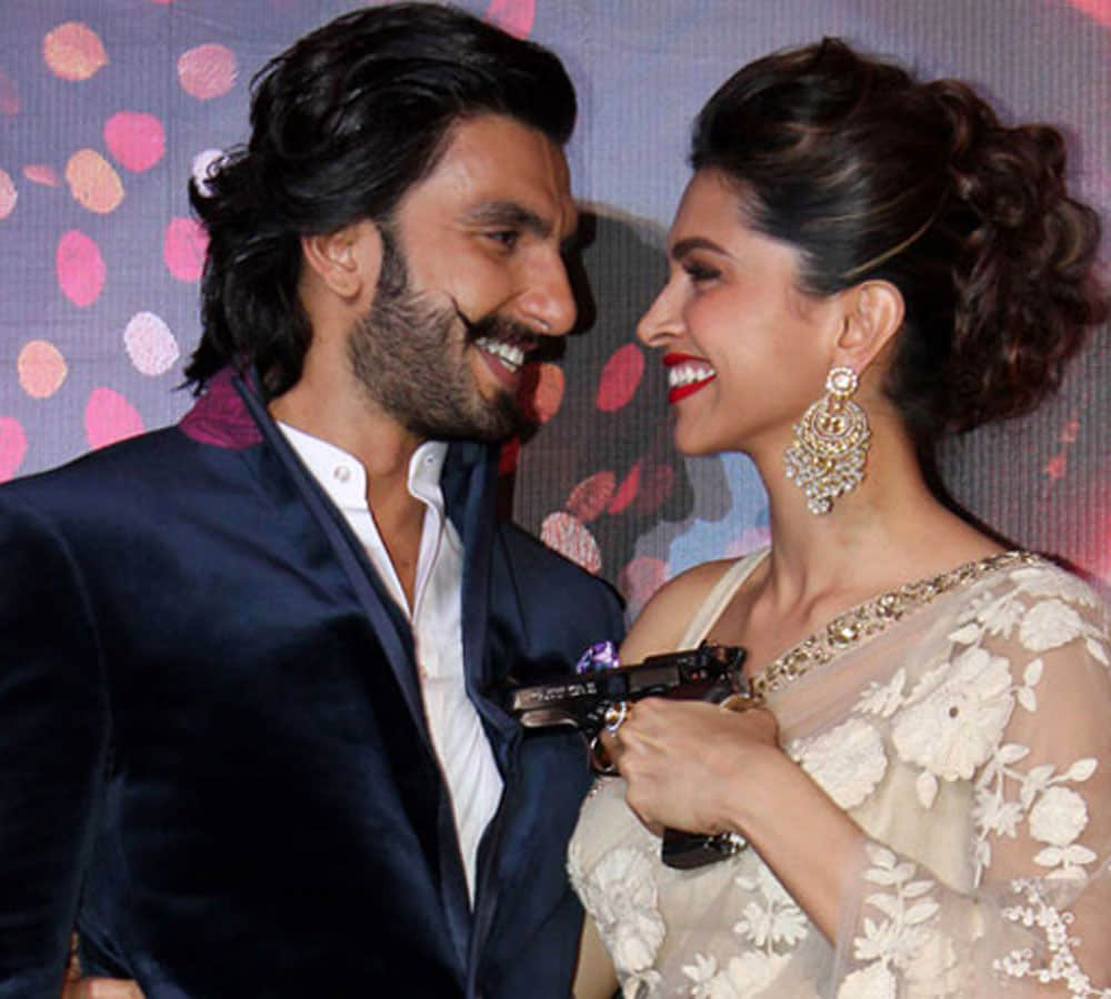 actor ranvir singh likes anushka virat honeymoon photo