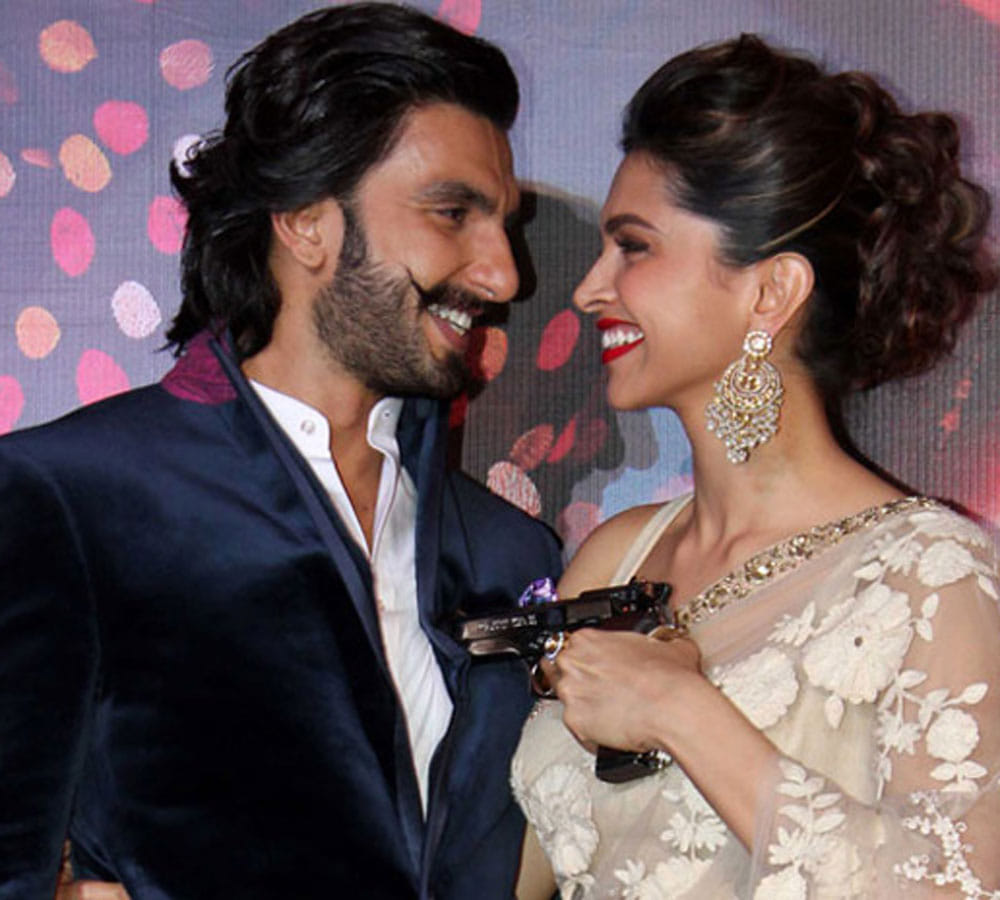 actor ranvir singh likes anushka virat honeymoon photo