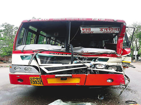 Bus collides with dump, injures 10 passengers