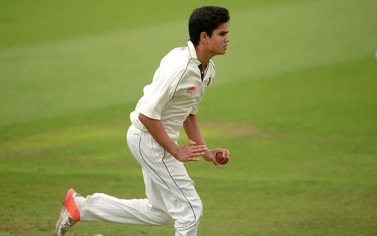 Arjun Tendulkar sends Jonny Bairstow packing in the nets