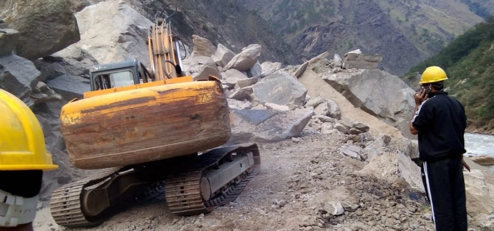 badrinath highway block due to heavy rain again