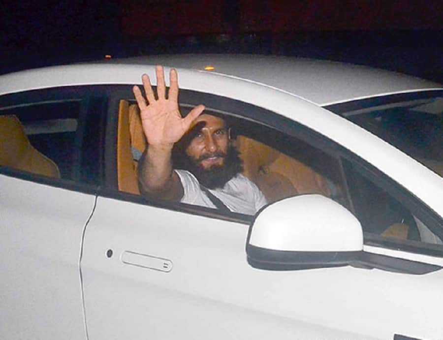 ranveer singh takes deepika padukone on long drive on his birthday in new car