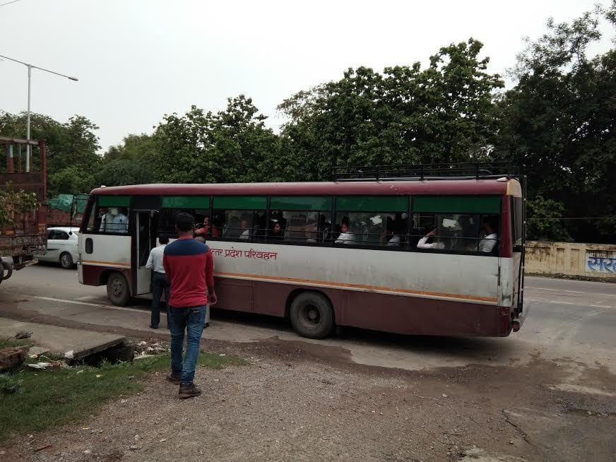 eveteasing with lady conductor in bus in lucknow