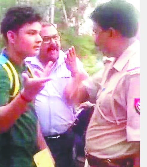 corporator son chaalaan 
