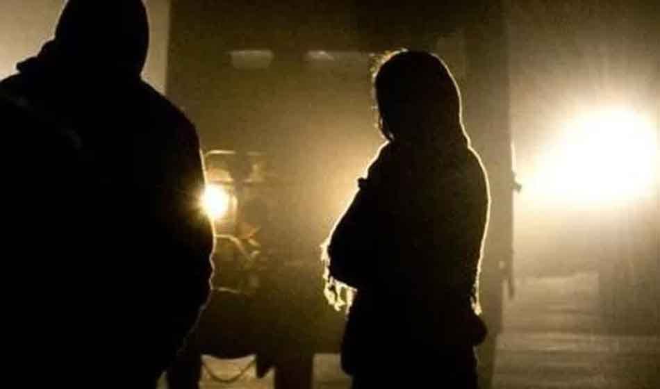 horrific tale of hauz khas village where men in car try to abduct a girl other brave girl rescue her
