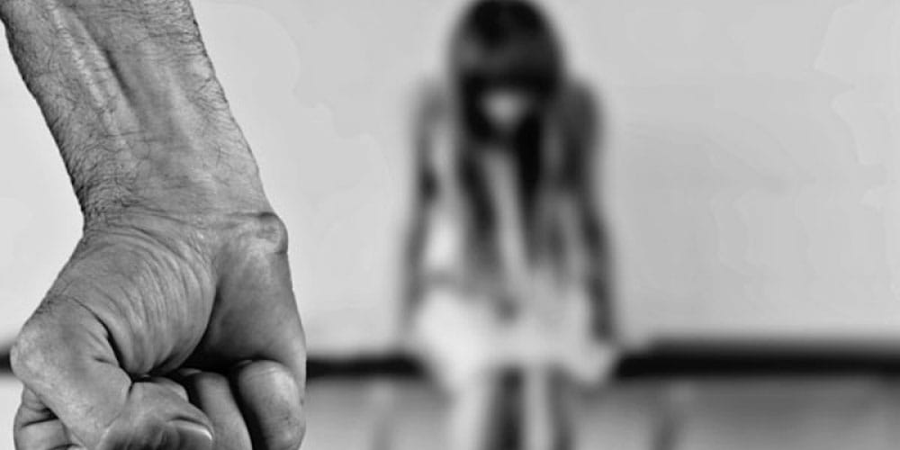 girl molested in noida and brother beaten by molesters 
