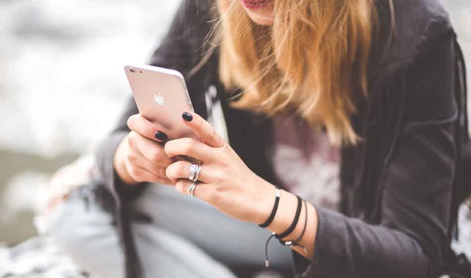 what girls do when they miss their partner