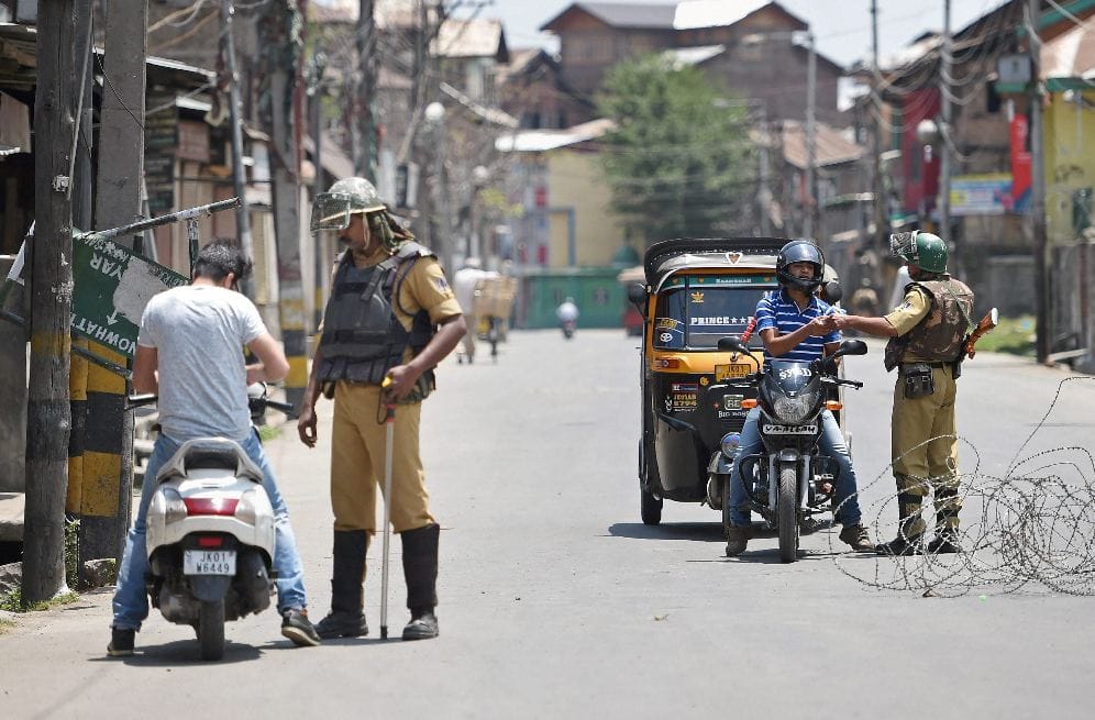 SPECULATIONS OF VIOLENCE IN KASHMIR Social sites ban