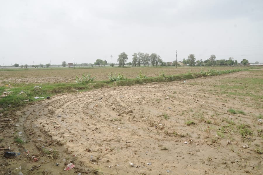pictures of the place in agra where airport is proposed 