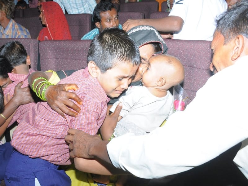 missing children meet to their parents.