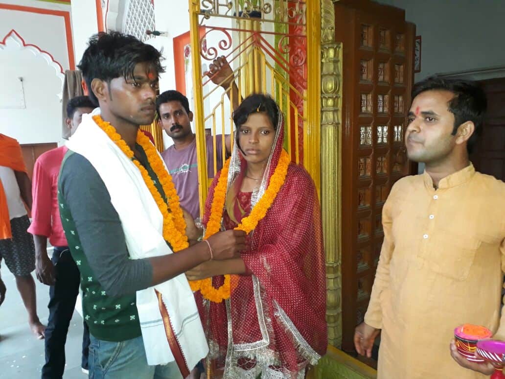 Azamgarh Wedding in temple with police help 