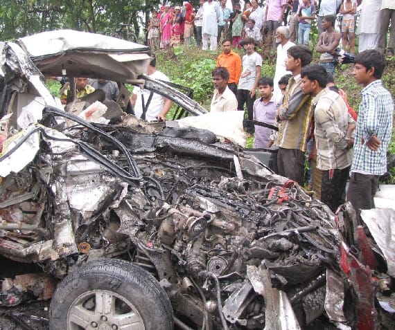 Big road accident, nine killed in Bijnor