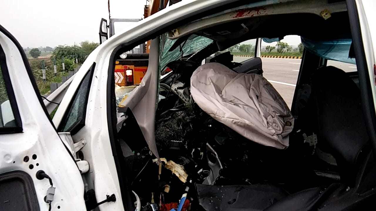 yamuna expressway car accident, ludhiana 5 people killed