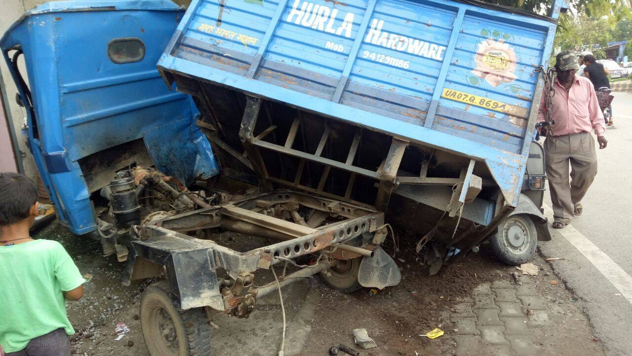 truck crushed a man in dehradun