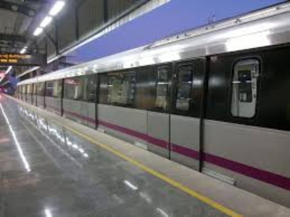 Bengaluru metro workers thrashed a police officer yesterday, metro services stopped temporarily 
