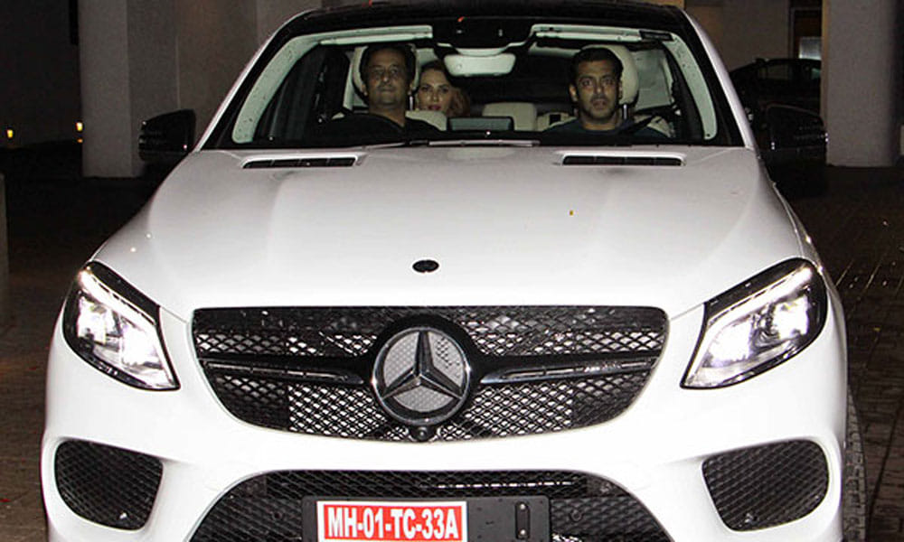 salman khan spotted in his new mercedes is it the same car shah rukh hhan gifted him