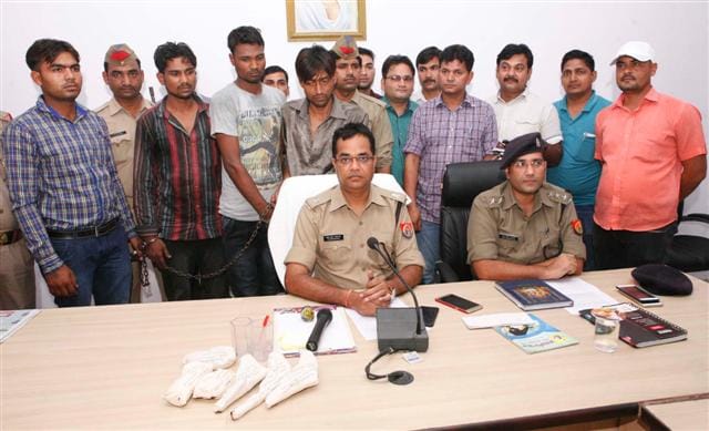 Chandrapal was putting gang, robbing three