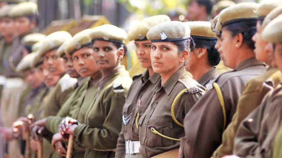 women police soldier narrated toilet story