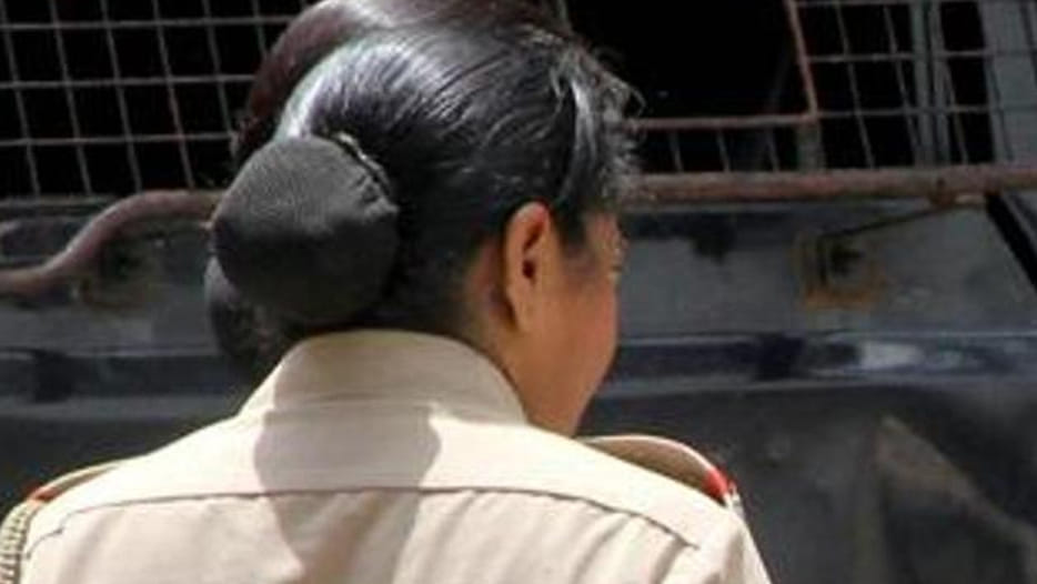 women police soldier narrated toilet story