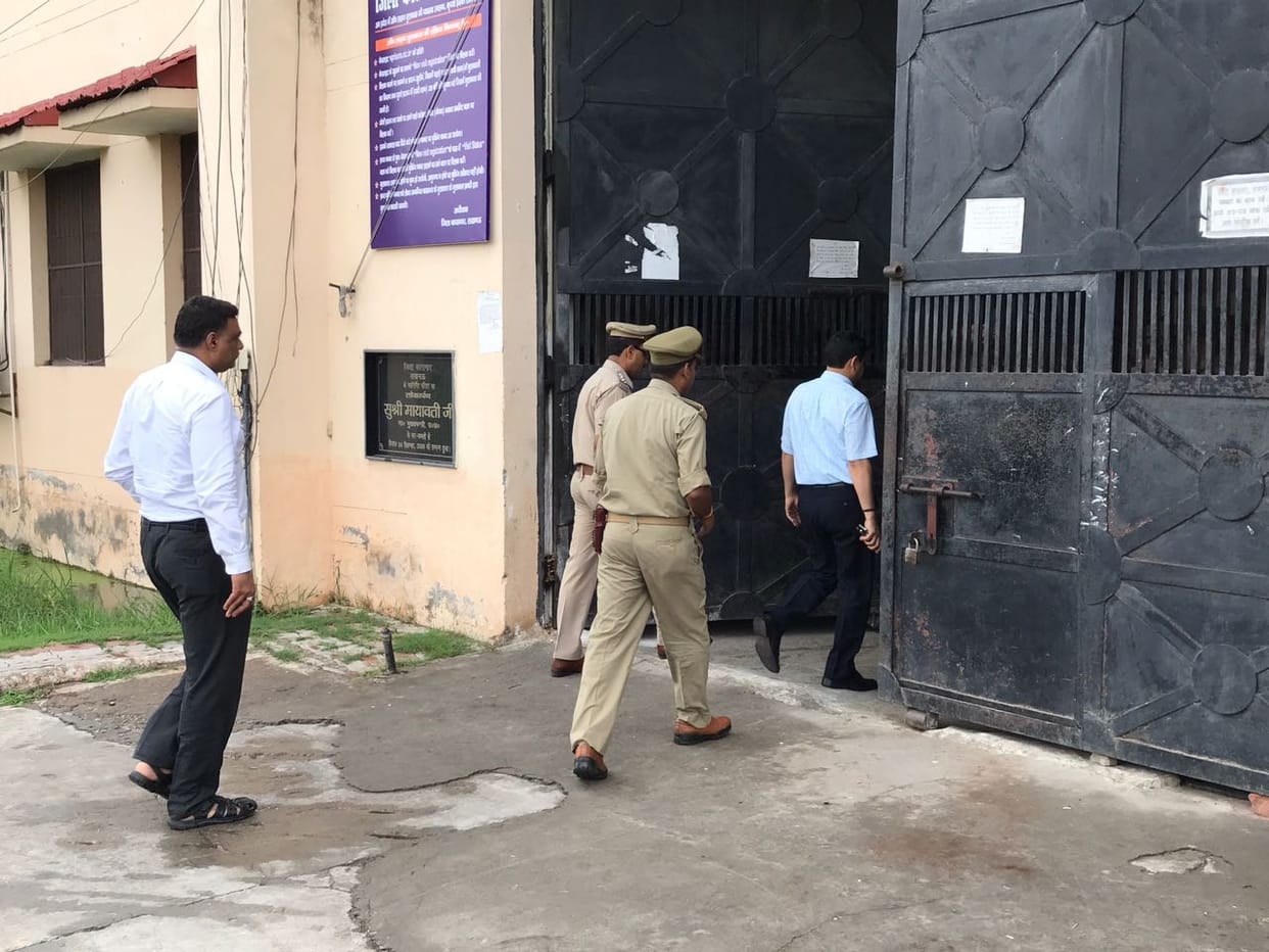 जिला विधिक सेवा प्राधिकरण के सचिव ने किया जिला कारागार का निरीक्षण