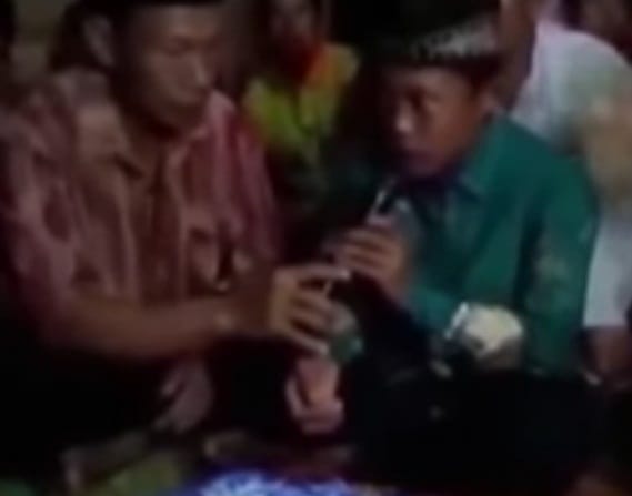 Love story of 71 year old women who marries 16 year old boy in Indonesia