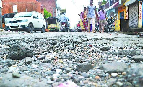 तो योगी सरकार में भी गड्ढों से होकर गुजरेंगे कांवड़िए