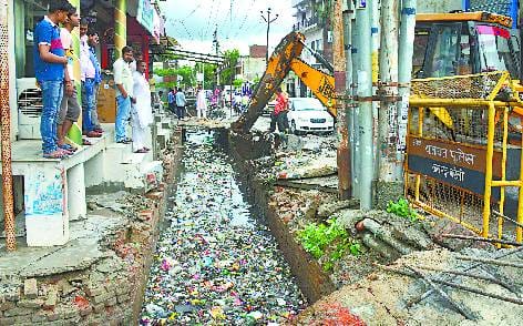 बिजली आपूर्ति पर बारिश भारी, लोग बेहाल