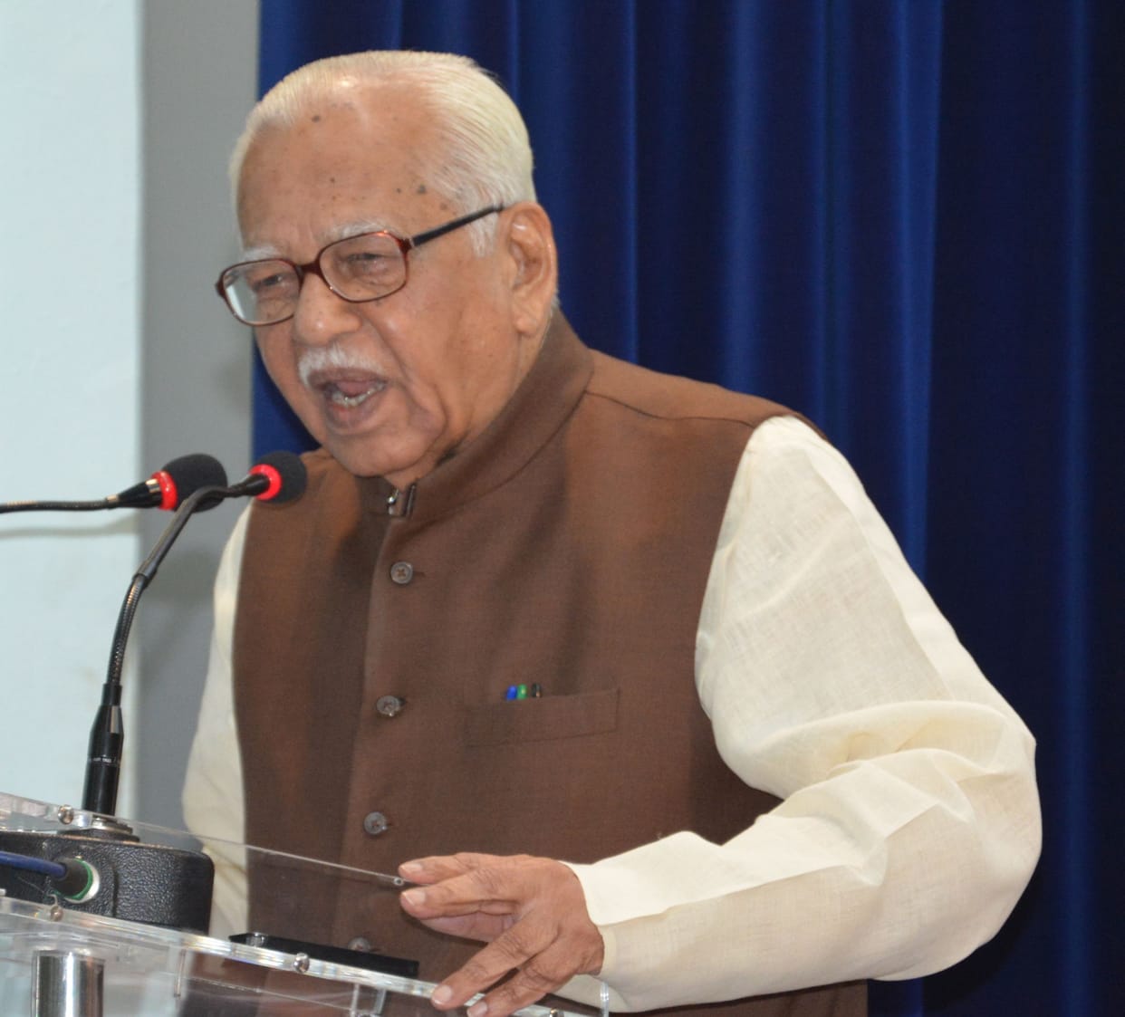 governor ram naik writes to CM yogi for termination of US tomar.