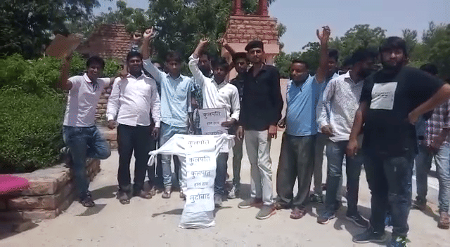effigy of vice chancellor burnt outside mds university ajmer 