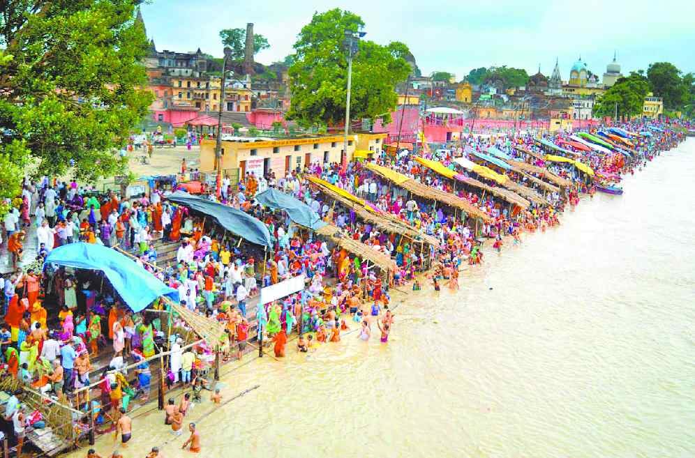 The flood of devotees on Guru Purnima