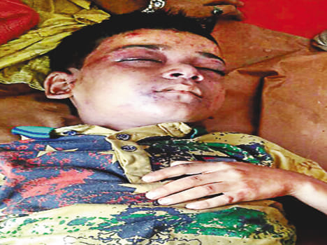 Tempo and car clash, six injured