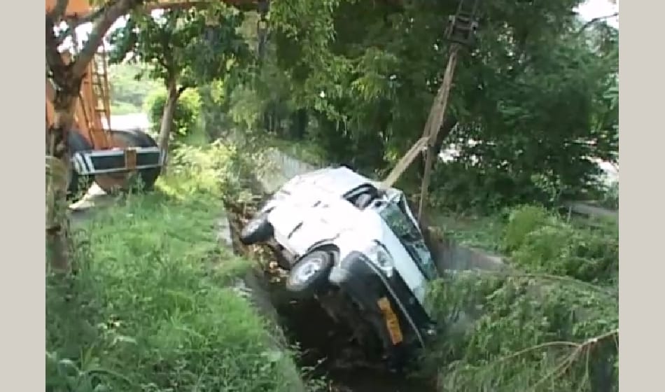 collision between cars near Noida Expressway in sector 135, one dead