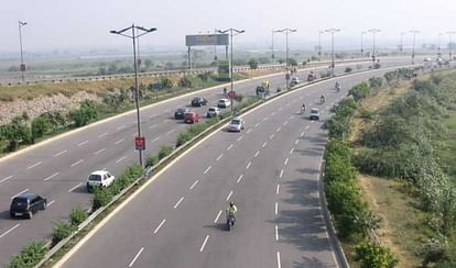 No control on speed Five times more speed limit rules violated on elevated road than Noida-Greno Expressway