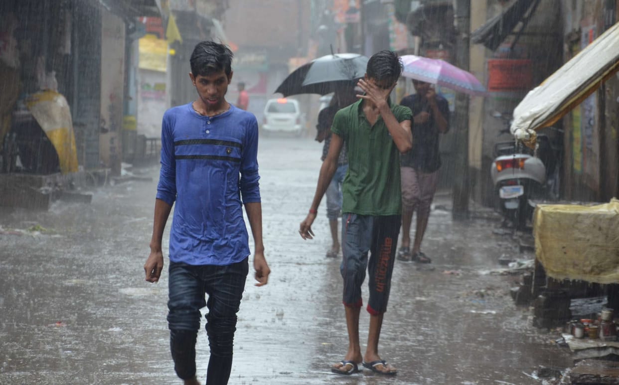 Mirzapur 60 tourists celebrate picnic missing in flood 