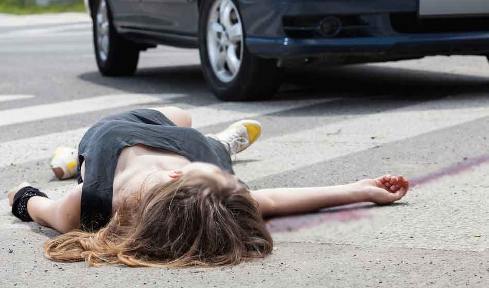 daughter in law thrown on road by in laws after giving birth of girl child in bulandshahr