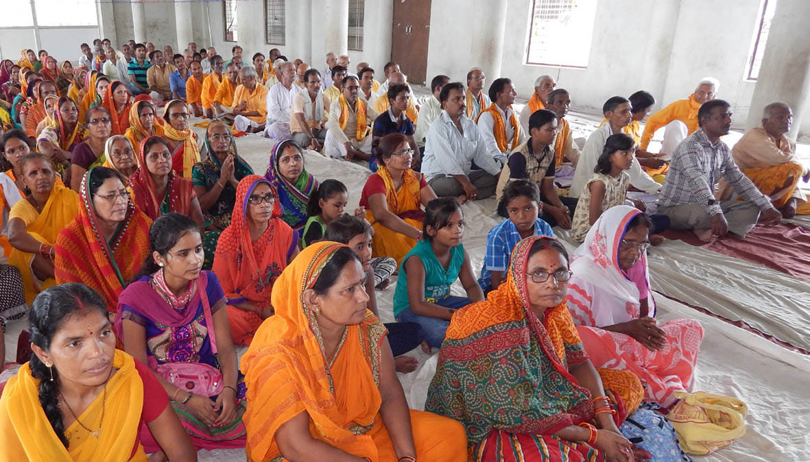 ... Balihari guru apna govind diyo tell