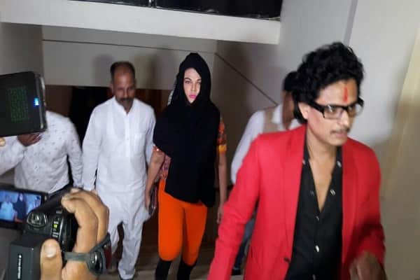 actress rakhi sawant says, i am not a terrorist, not a criminal