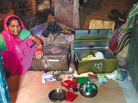 Thieves flew one lakh worth of goods