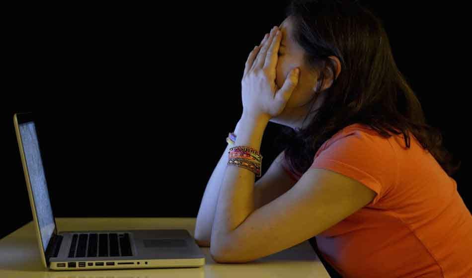 never share these 5 things on social media it can lead you to dangerous consequences