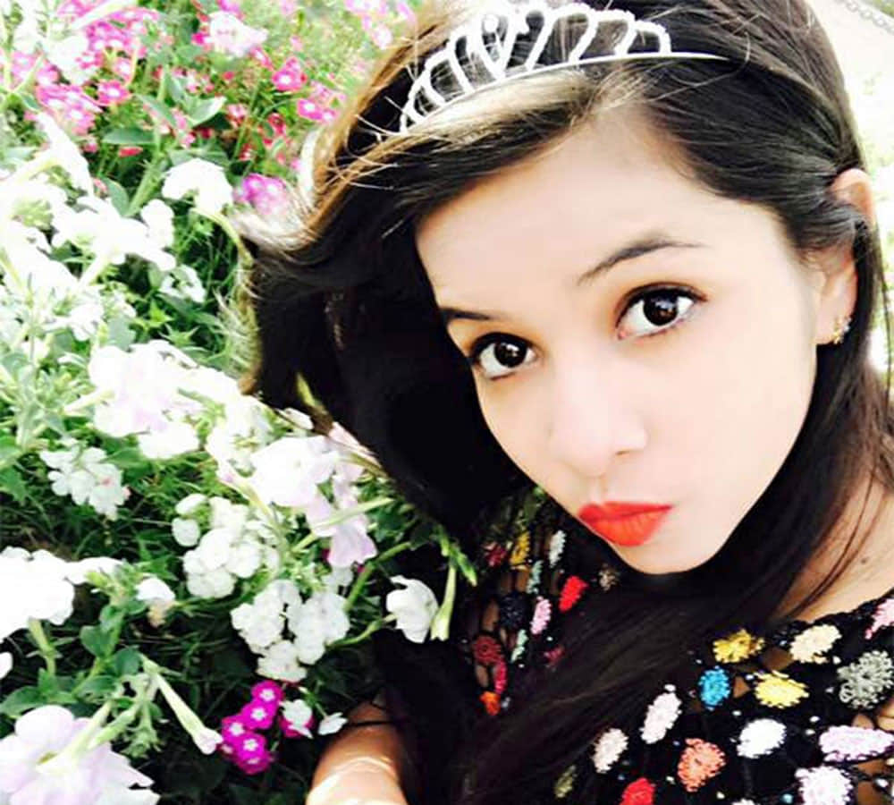 social media sensation dhinchak pooja earn 50 lakh per month