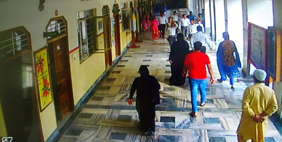 Yakub Qureshis son felony in girls school, 10-12 people arriving with weapons