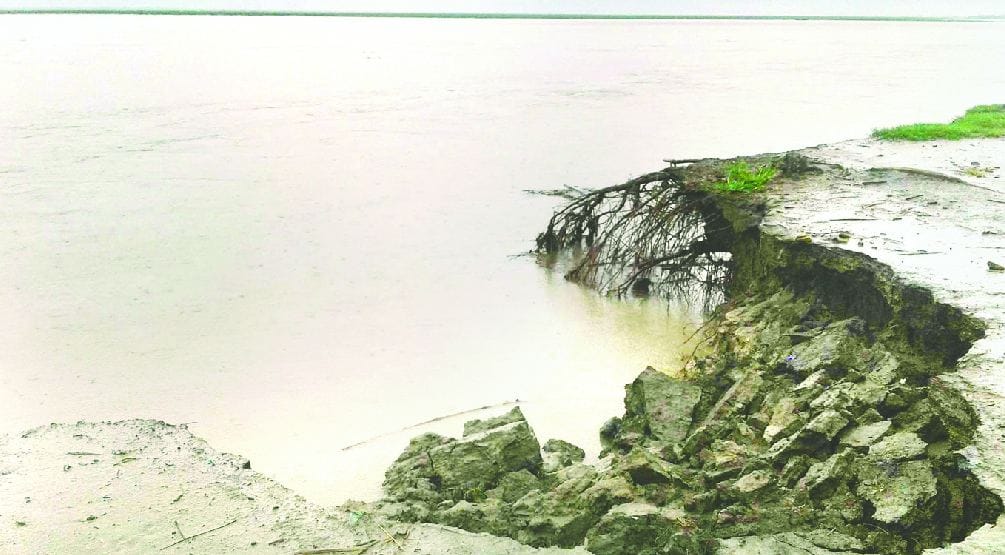Dangerous ghaghra, cut down with floods
