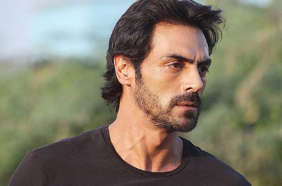 Arjun Rampal Snubs Fans Asking For Selfies