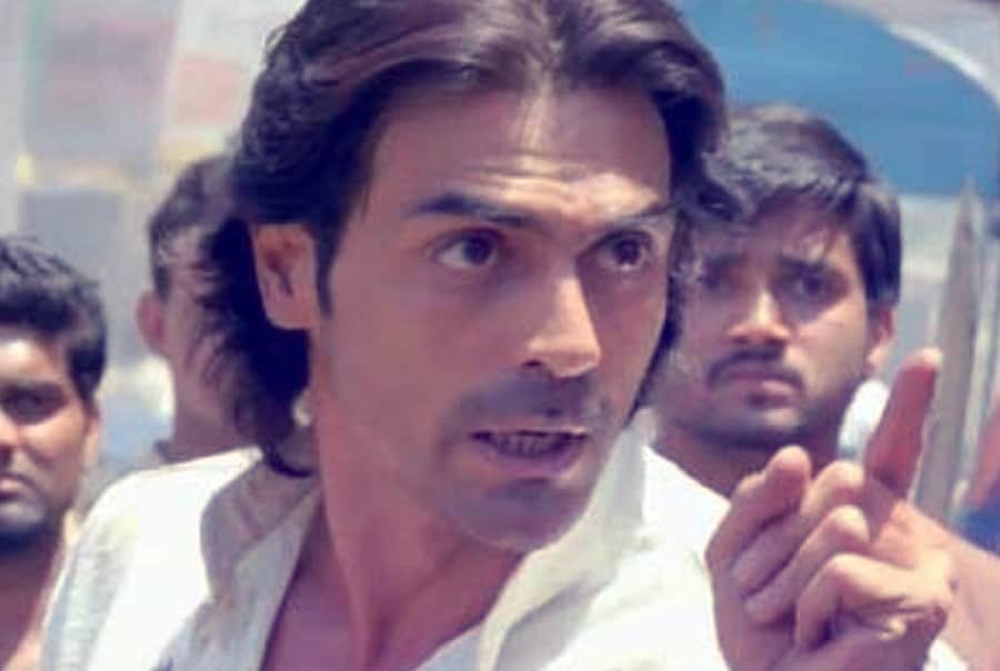 Arjun Rampal Snubs Fans Asking For Selfies