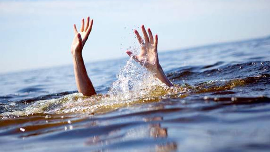 jumped into the canal after called home  