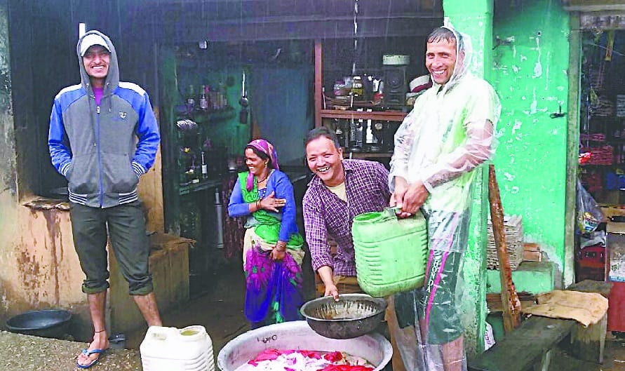 Deepening drinking water crisis due to collapse of plan